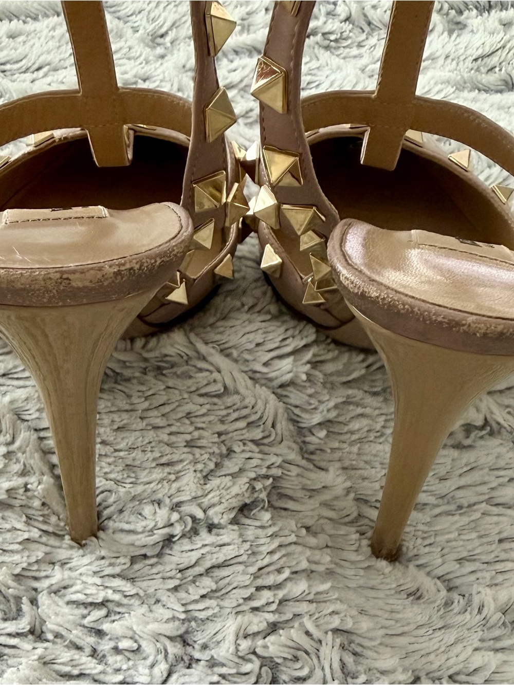 Valentino Nude Patent Rockstud T-Strap Pointed Pumps - Picture 6 of 6